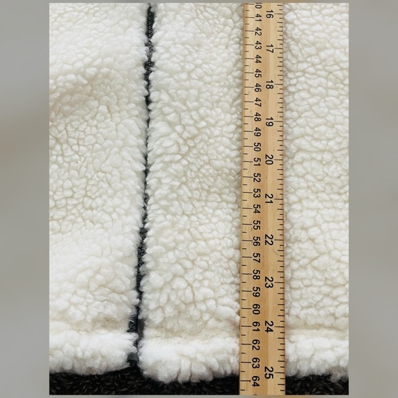 Fabletics Rylan Teddy Full Zip Jacket Women’s Size Small - Picture 8 of 9